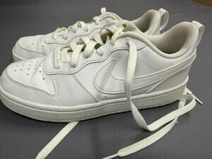 Nike Court Vision Size 6 Youth All white womens 8